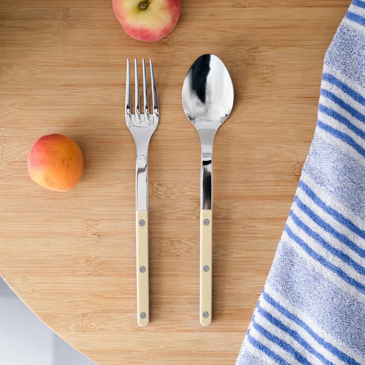 Bistrot Solid Ivory Serving Set